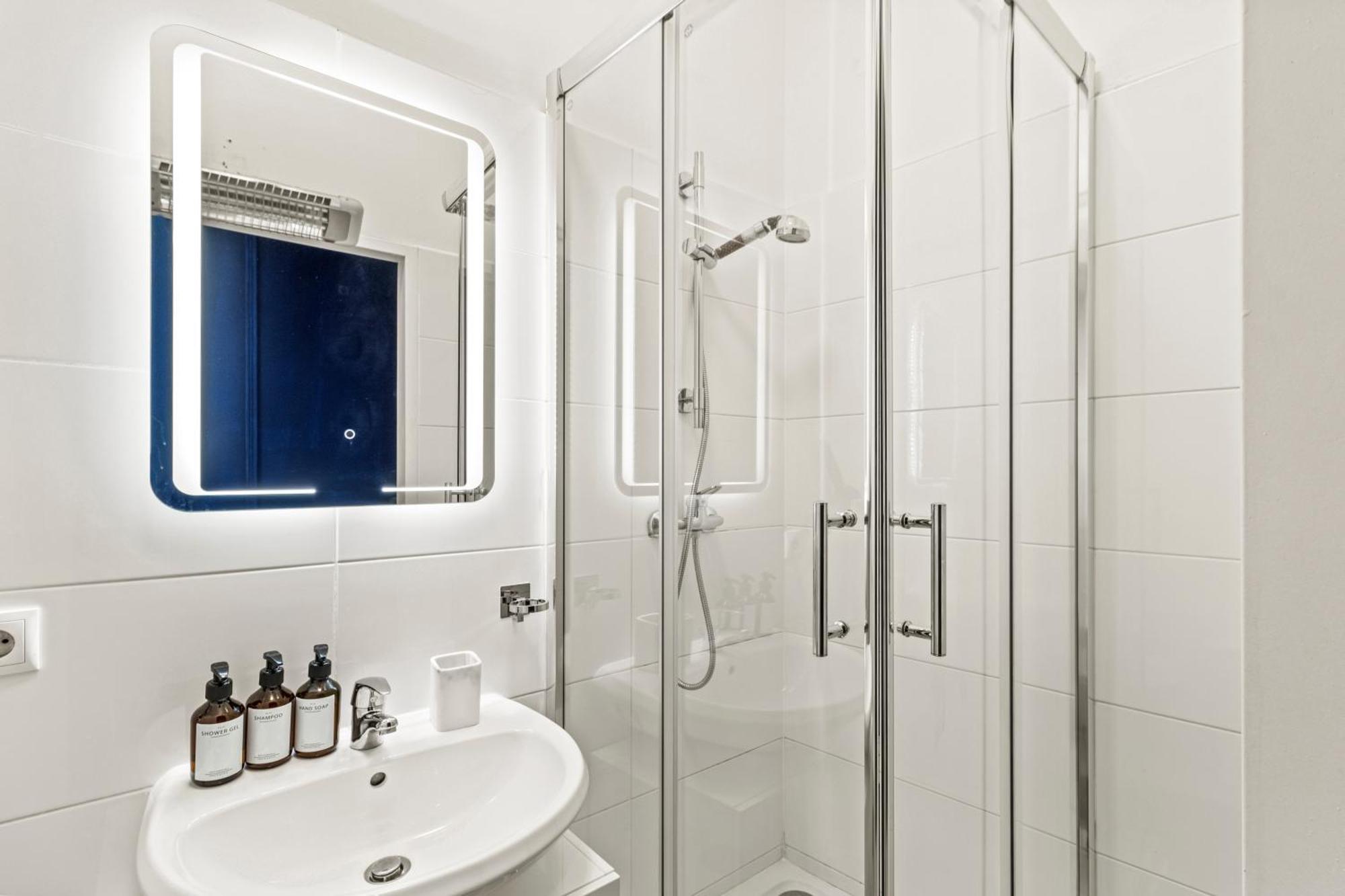 City Apartment - 2 Min To U1 Reumannplatz فيينا المظهر الخارجي الصورة