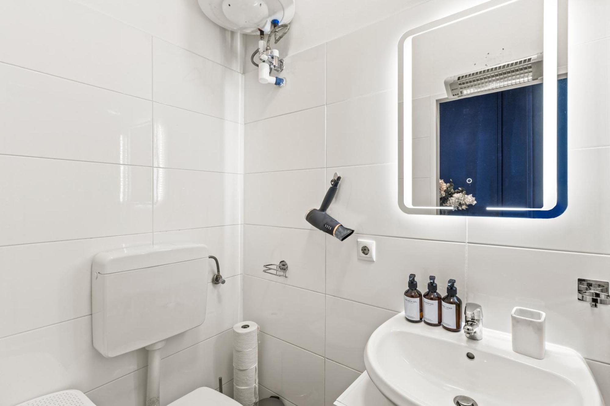 City Apartment - 2 Min To U1 Reumannplatz فيينا المظهر الخارجي الصورة